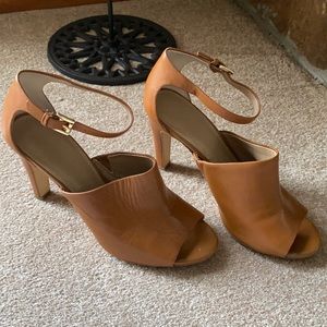 High heels. Size 9 1/2. Banana Republic